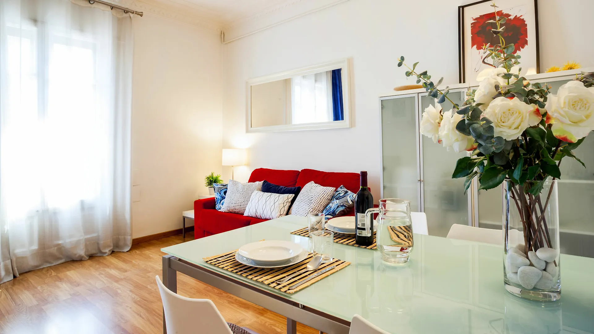 Feelathome Gran Via Apartment联系方式